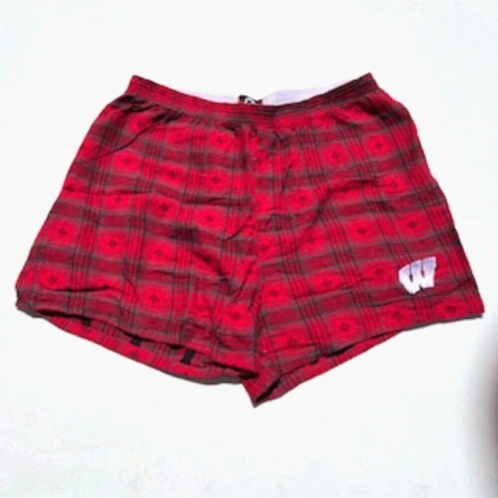 Size: Extra Large . {46-48} Wisconsin Badgers Boxer Shorts . New w/o Tags